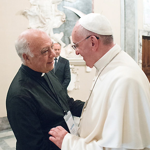 p. Ricardo con Papa Francesco